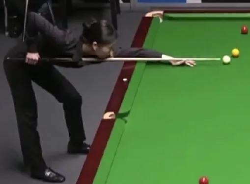 威尔士公开赛首轮资格赛0:00时段中国选手白雨露、黄佳浩，王雨辰三人披挂上阵。