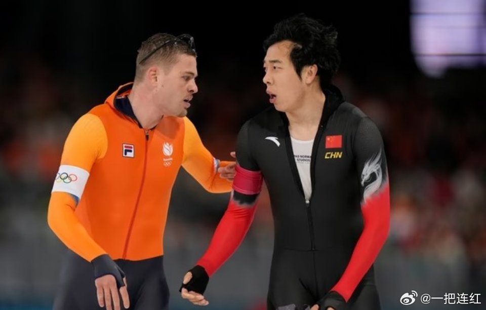 米兰冬奥会继续进行。在速度滑冰男子1000米决赛中，中国选手宁忠岩、廉子文出战。