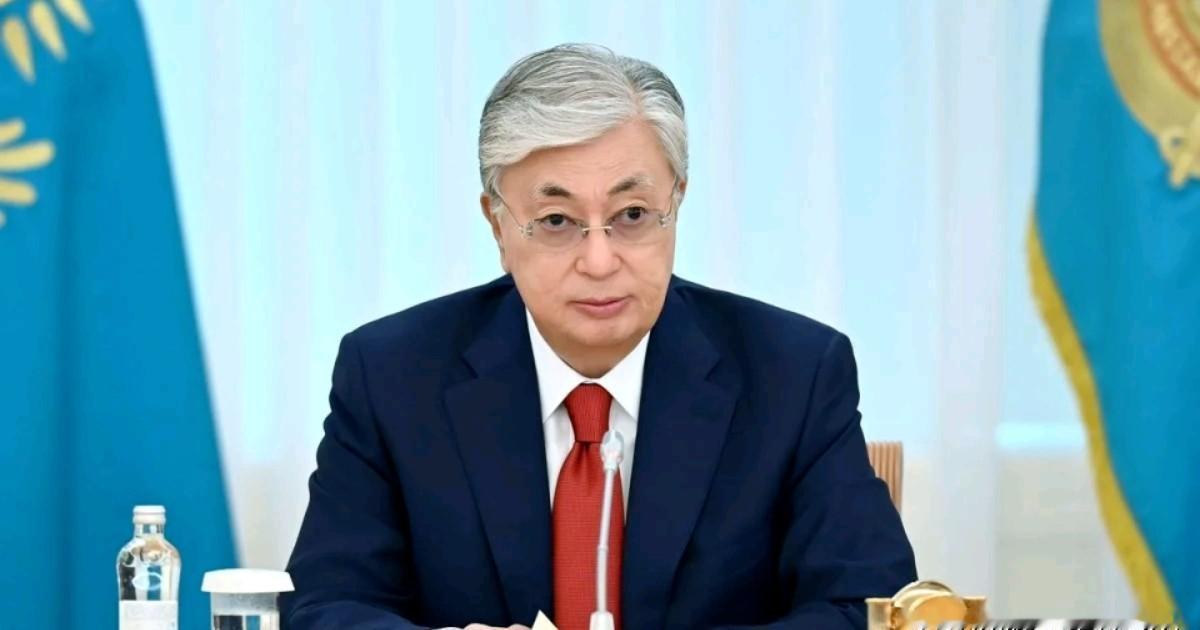 估计俄罗斯也深感意外！哈萨克斯坦总统托卡耶夫在访俄后马上和美国前总统特朗普通电话