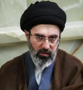 伊朗现在终于明白过来了，自己不管买什么装备都没用，现在的当务之急就是要把美国在自