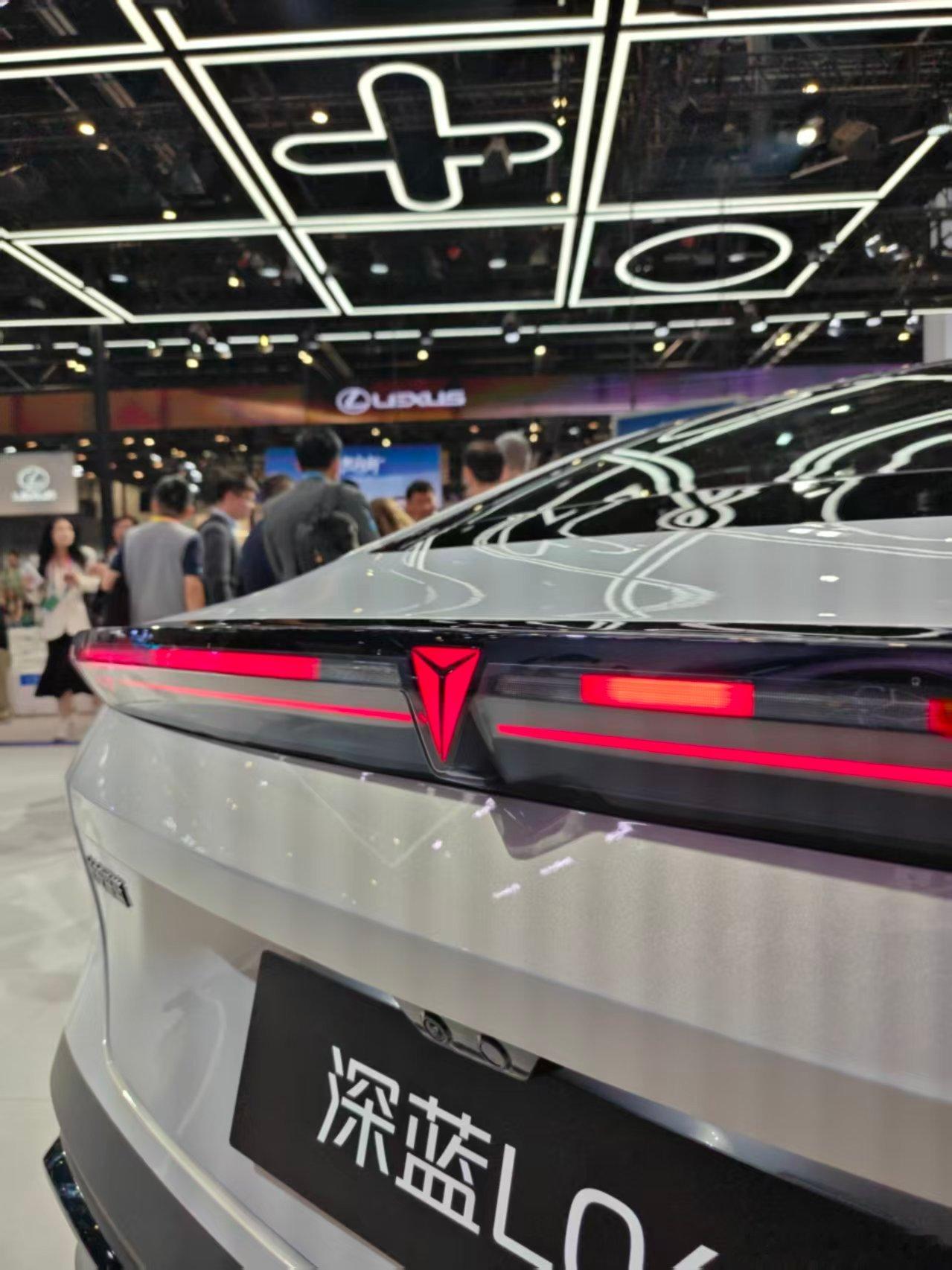 2026北京车展 今天北京车展刚发布的深蓝L06 Max，讲几个点。1.可以选装