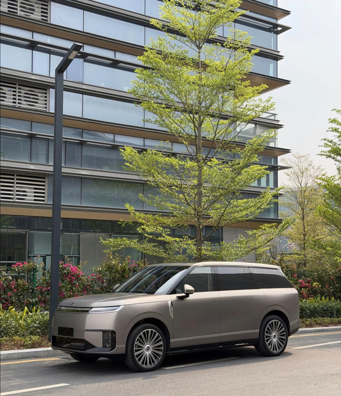 明天出发拍小鹏 GX我从来没体验过小鹏的任何车没开也没坐过，不知道感觉会怎样大家