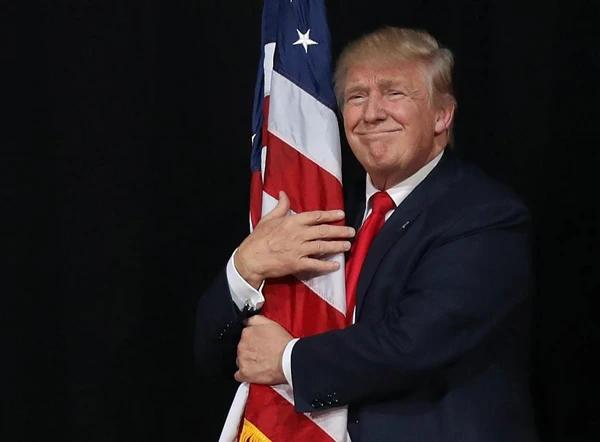 美国总统候选人特朗普在接受媒体采访时表示，韩国应该增加驻韩美军部队的费用，否则他