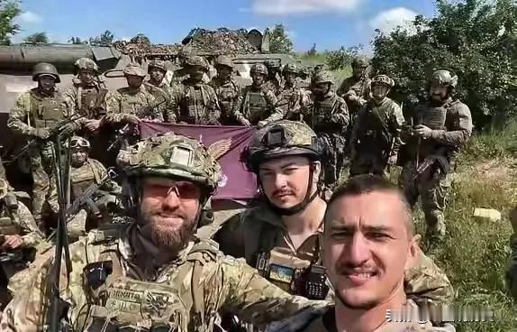 你敢相信，俄乌冲突900天之后，攻防易主了，我呼吁双方保持克制，不要上火，这大热