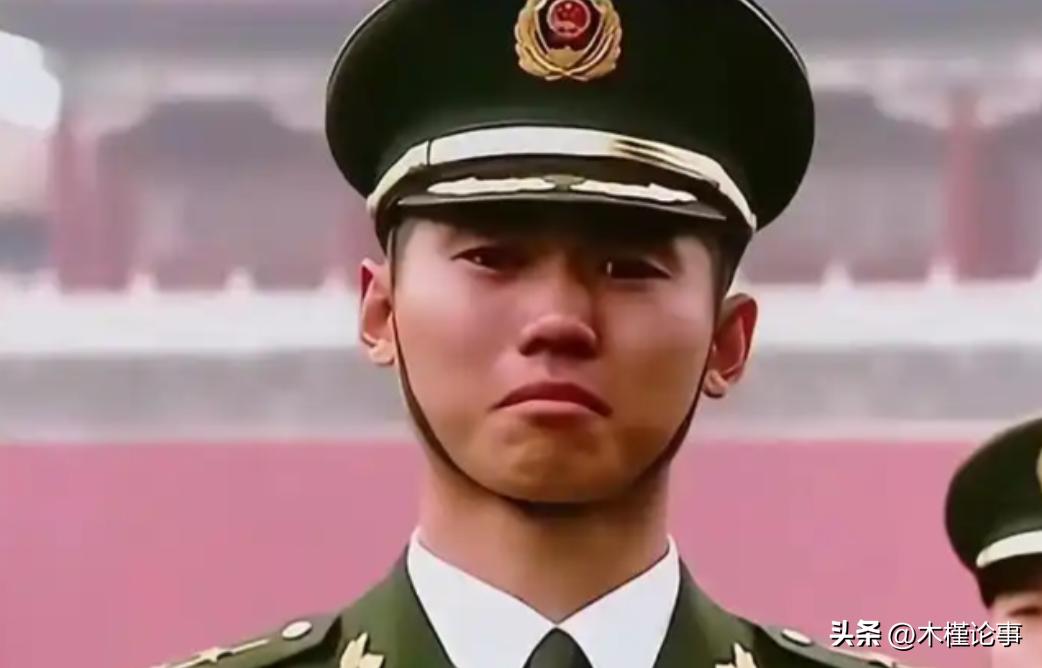 2024年没人预料到，之前被誉为“最美升旗手”的退伍军人张自轩，竟然在回到地方仅