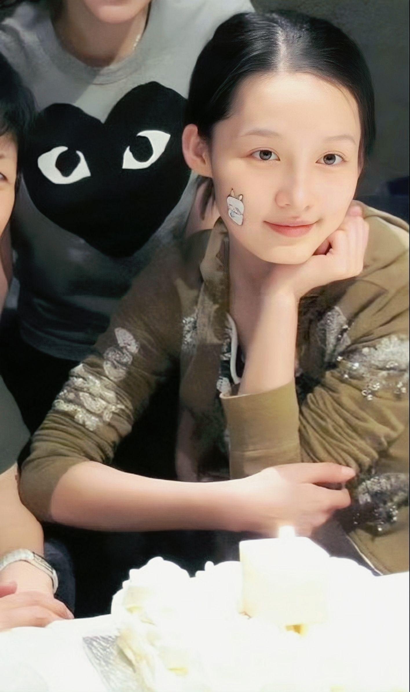 是等比例放大的美貌🥰