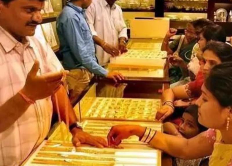 印度想把自己存在美国的黄金运回家，美国不让。可另一边，中国却用聪明的办法，把黄金