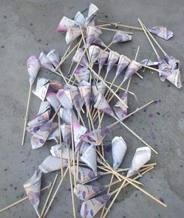 垃圾桶减72张五元纸币！到底能不能花？