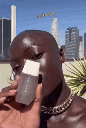 看到这一幕才知道化妆的强大之处！  ... 