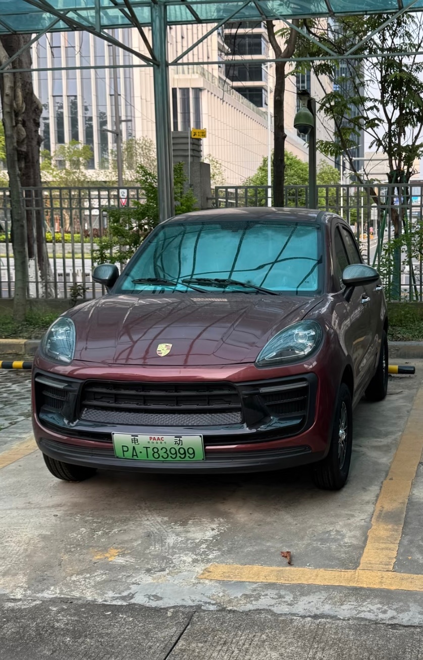 大爷花1000多买卡宴转账后被拉黑这个事儿的重点根本不是花1000买卡宴而是骗子