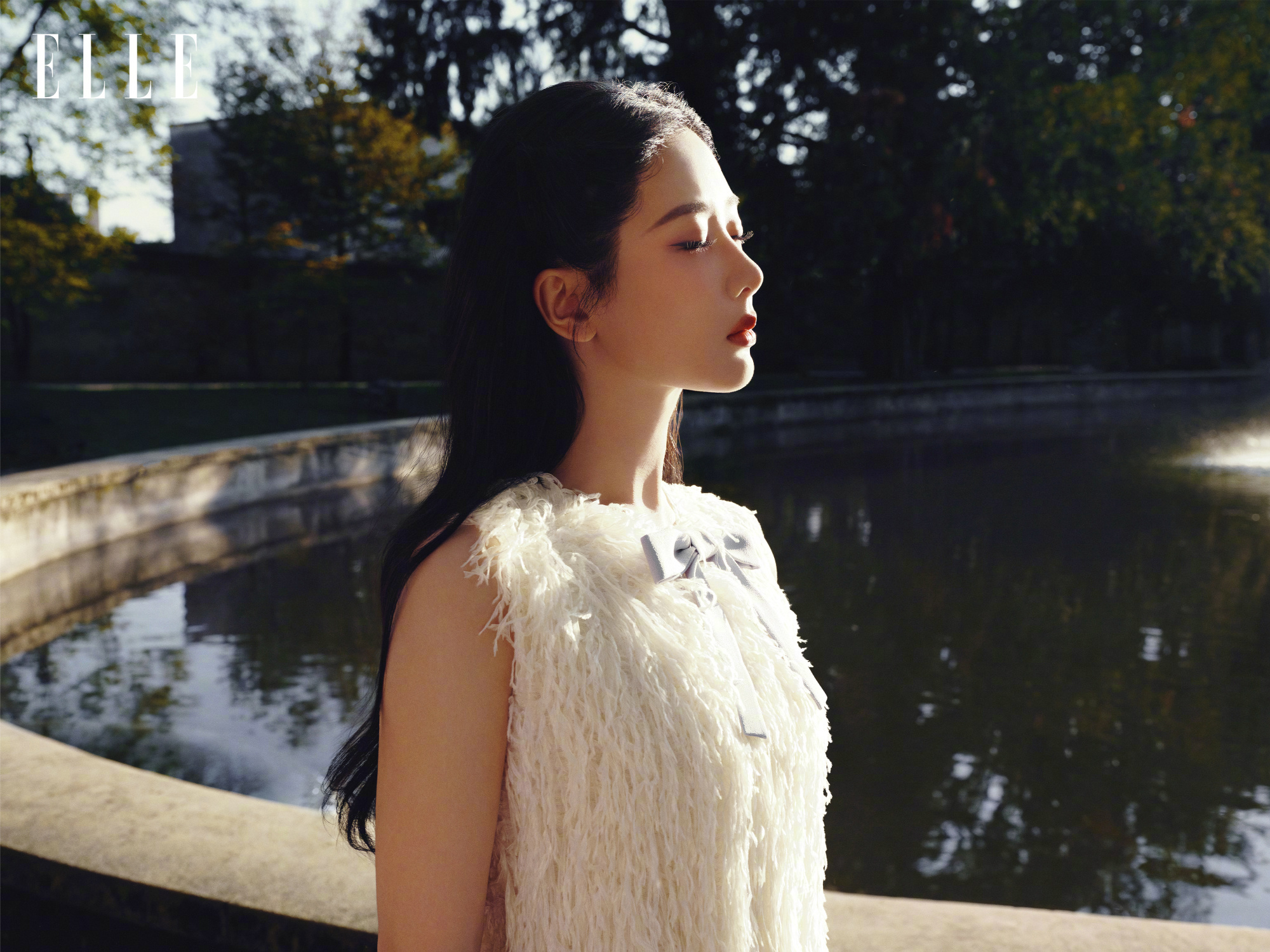 杨紫 [流鼻血]迎着光 又一张杨紫绝美侧颜[舔屏] ​​​