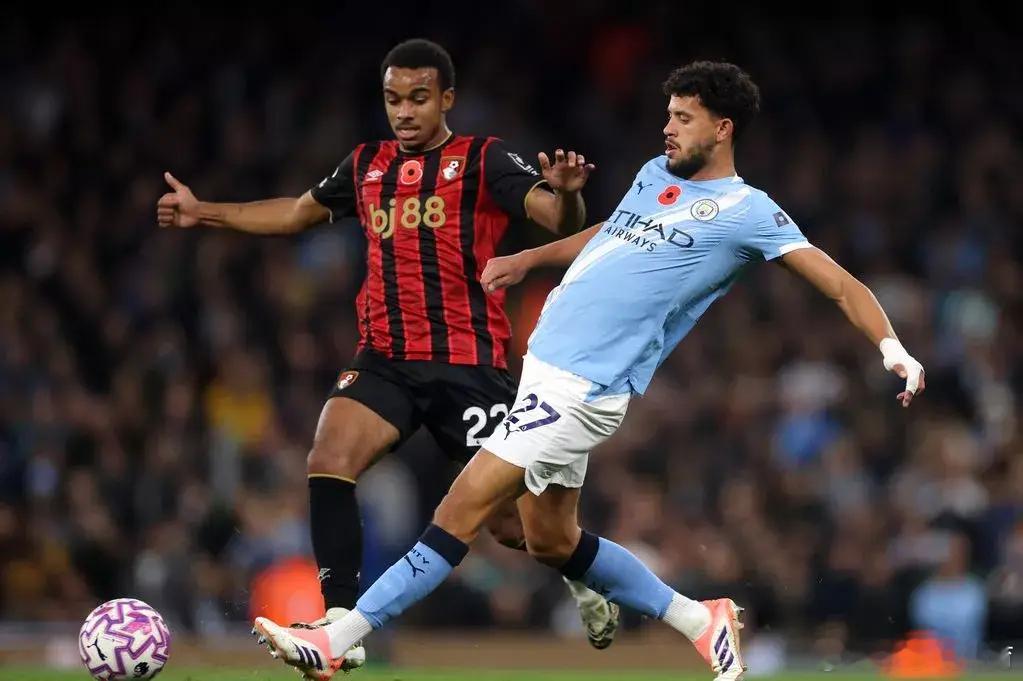 努内斯经历了一年多的挣扎，但如今正日益进步，瓜认为有潜力成为顶级边后卫。