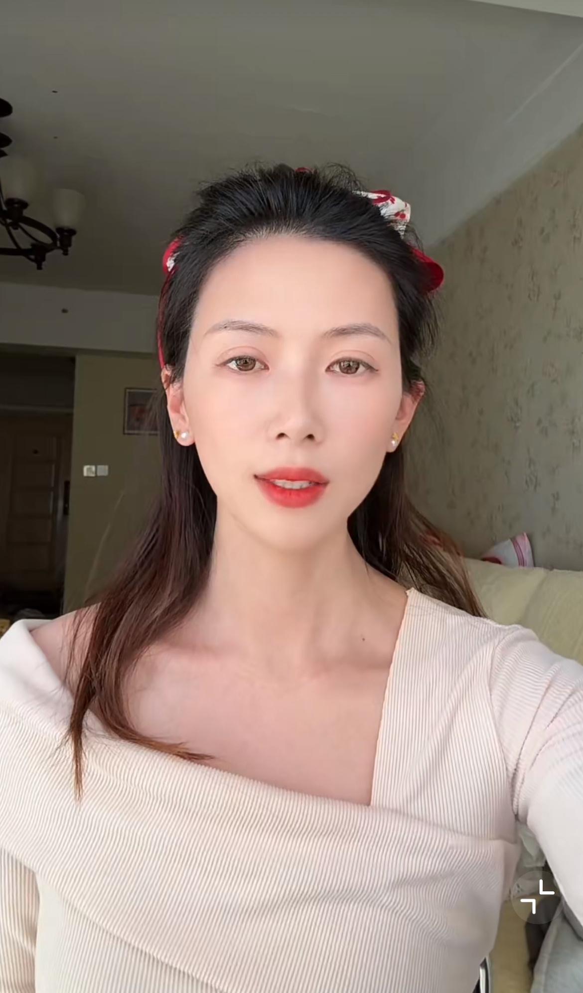 出轨丈夫被党纪处分我看了半天，看明白了丈夫出轨，妻子给他道歉？？？前3图是妻子，