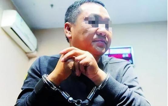 [太阳]1999年，逃犯石二群畏罪潜逃16年，混成亿万富豪，娶4个老婆生12个娃