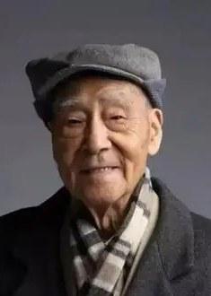 百岁译界泰斗许渊冲：以一字之功，架百年中西桥梁
 
许渊冲于1921年出生于江西