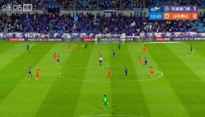 基莱斯进球了！13分钟，津门虎领先。 