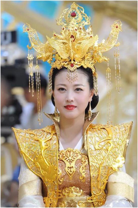 周海媚，永远的女神，离开我们了，无比悲痛……
全港情人，天妒英才，红斑狼疮，无儿
