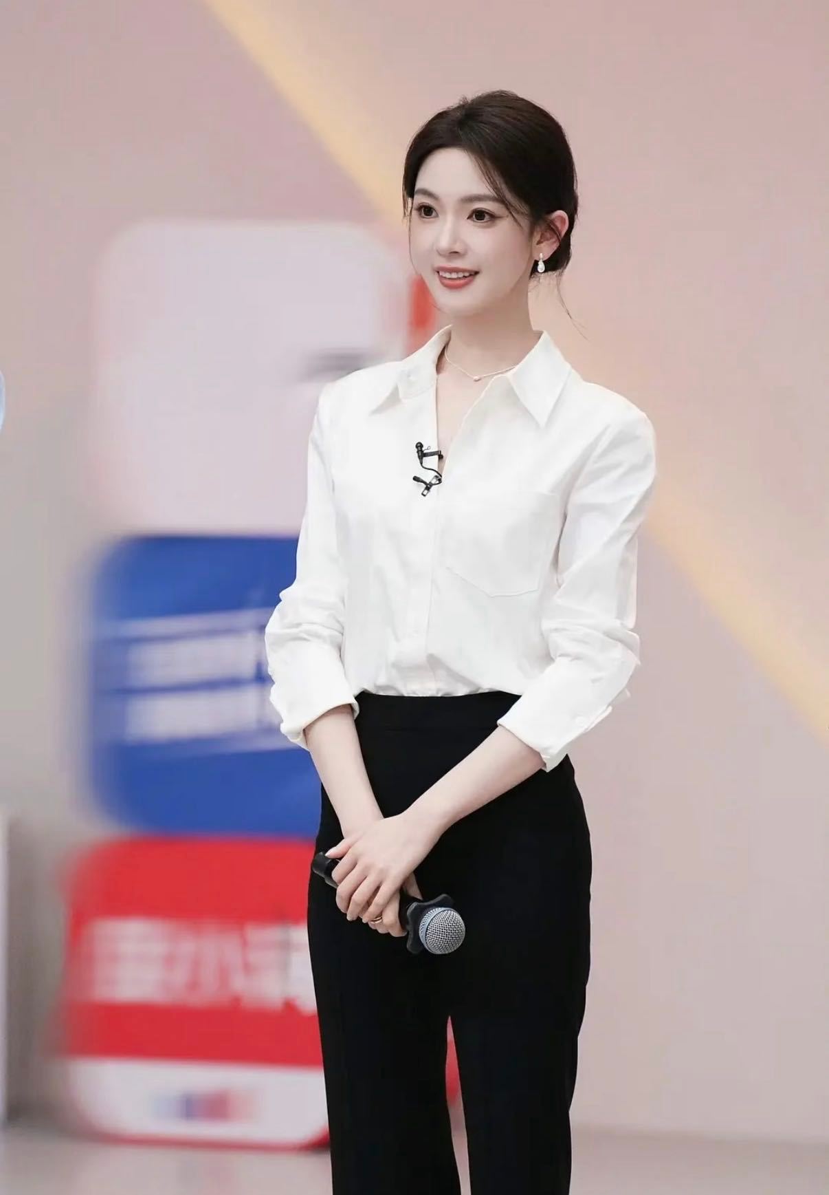 陈瑶浪姐总决赛才加上陈凯琳微信陈瑶陈凯琳一直没组队过 看了vlog笑死了，两个孩