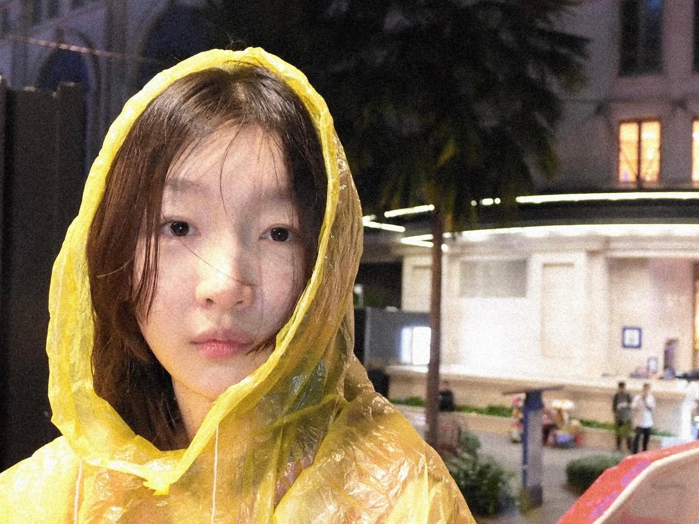周冬雨好有都会感✨ 
