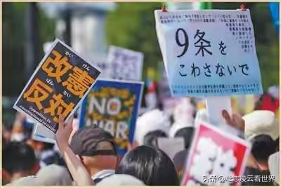 四年军费近乎翻倍，解禁大型杀伤性军舰出口，境外公然发射进攻导弹。

 

很多人