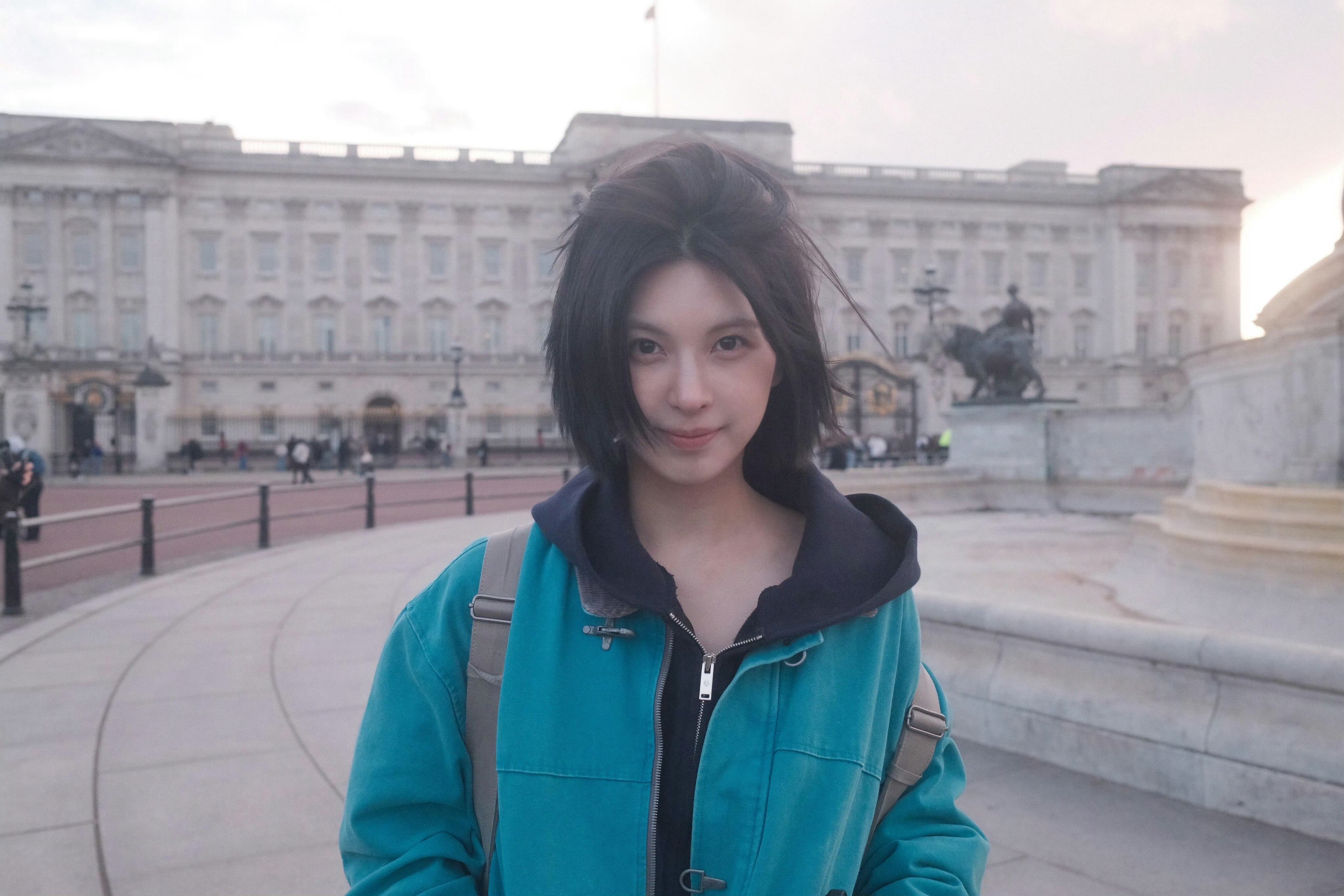 nmixx新歌初一位 【裴真率 bae】我相机里的第一个她 