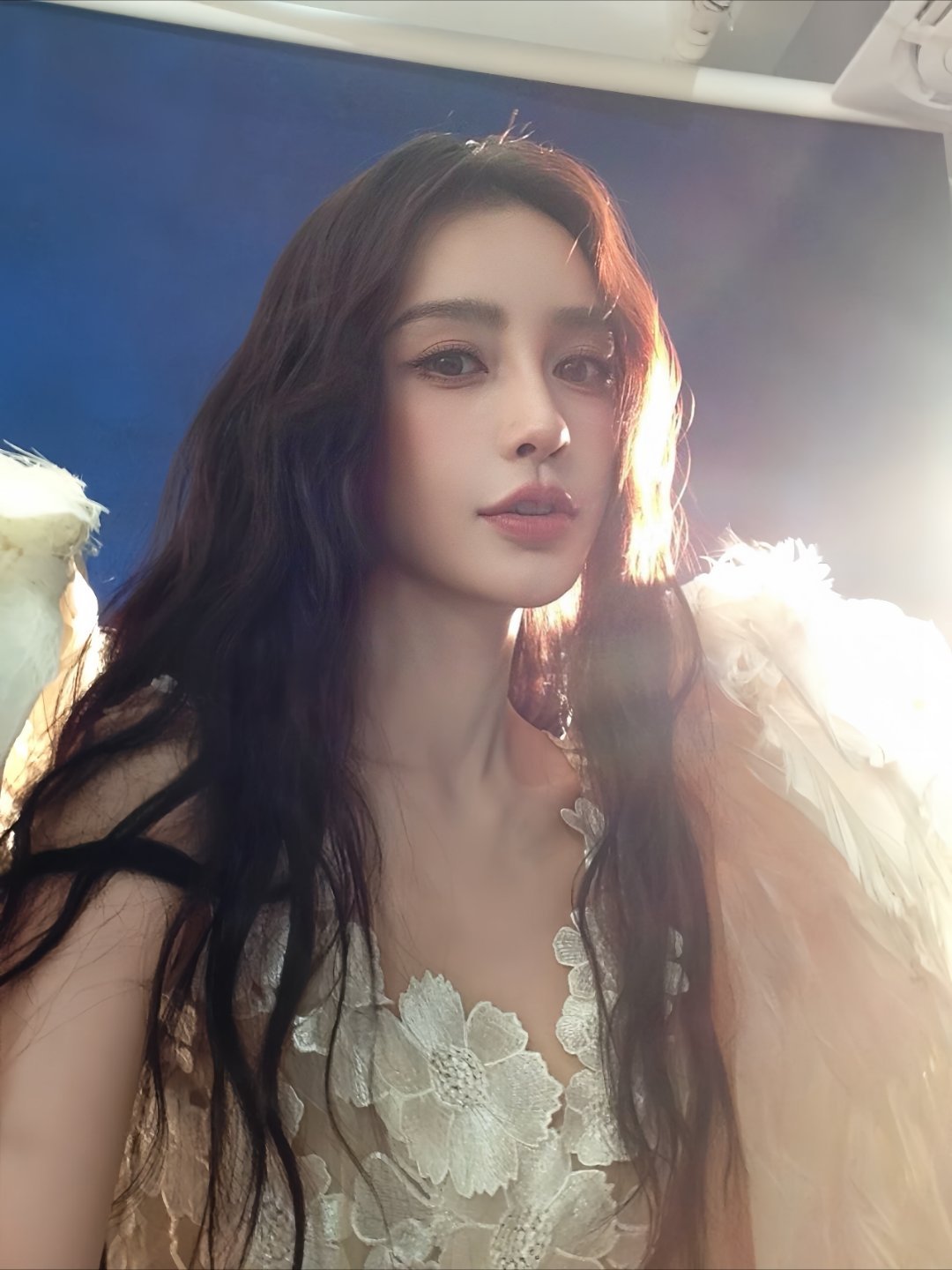 晚上好，来一张我的自拍（刷到动动，会访） ​​​