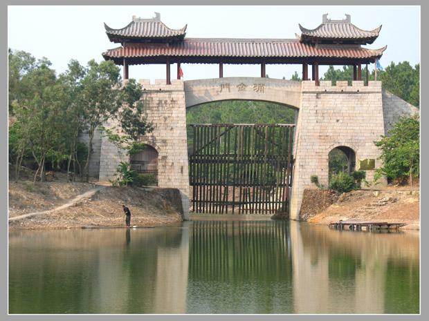 合浦星岛湖（4A·国家级水利风景区）
 
原名洪潮江水库，位于合浦县城西北约24
