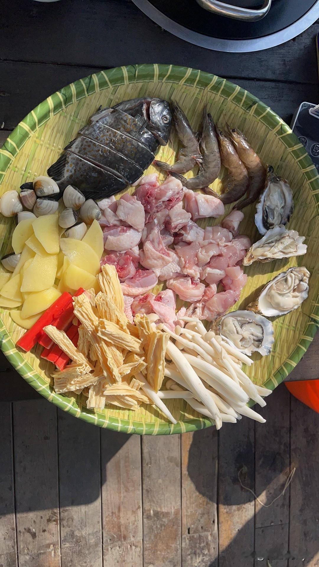 你能用一道美食说明你在哪么我在哪里吃糟粕醋火锅？