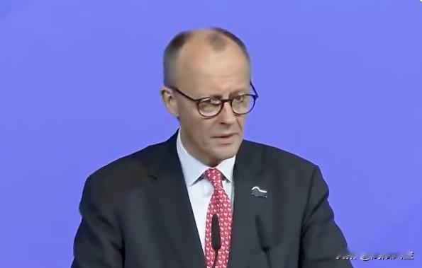 德国总理默茨表示，乌克兰无法按此前设想在2027年初加入欧盟。

根据欧盟规定，