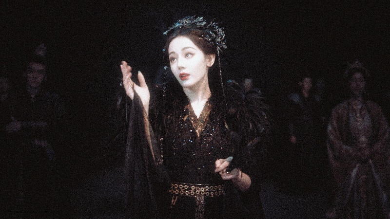 迪丽热巴少女暴君外表清甜，内里狠绝，热巴完美演绎少女暴君，四百年孤绝铸就强大，血