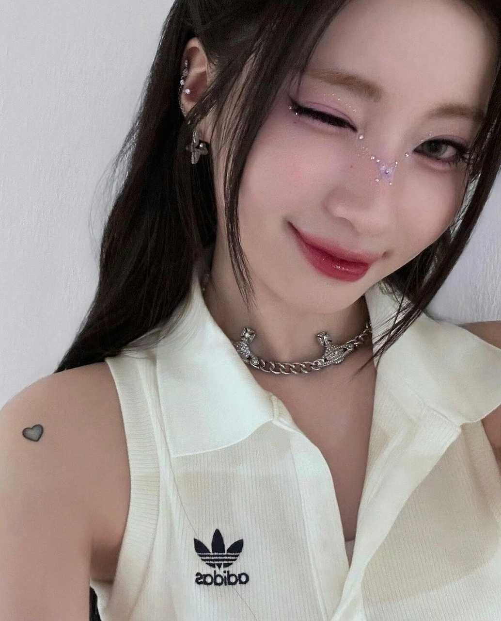 投稿：纱酱怎么这么萌Asa 自拍合集🧺🧸 ​​​