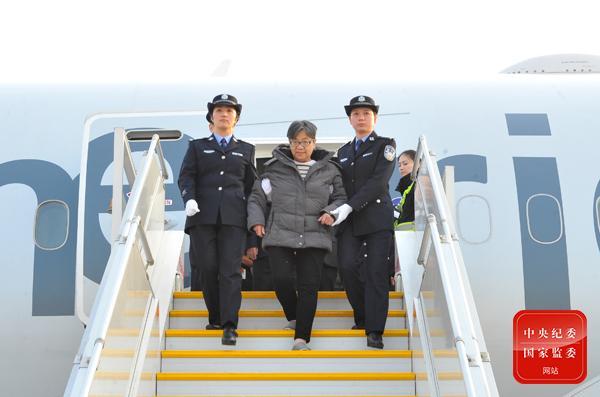 美国榨干了中国外逃贪官身上的油水，将具具干尸退给中国，门都没有。如果美国执意要将