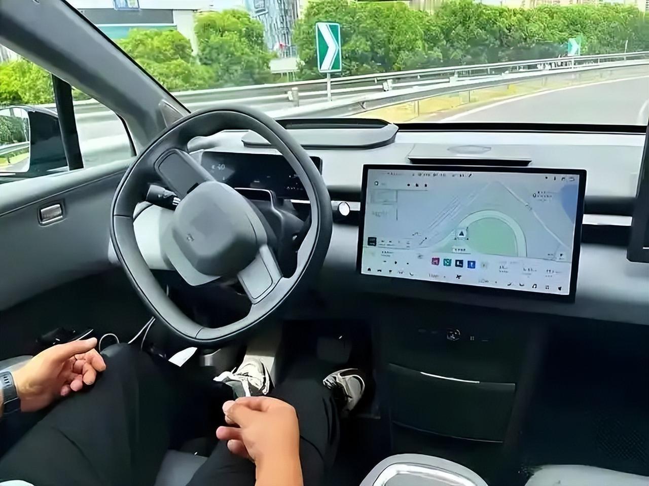 自动驾驶行业真正变天了：不是人类在教AI开车，而是AI开始反过来给工程师布置任务