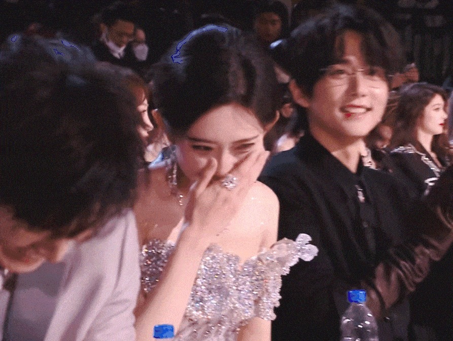 我真的饱吃一顿[送花花] 