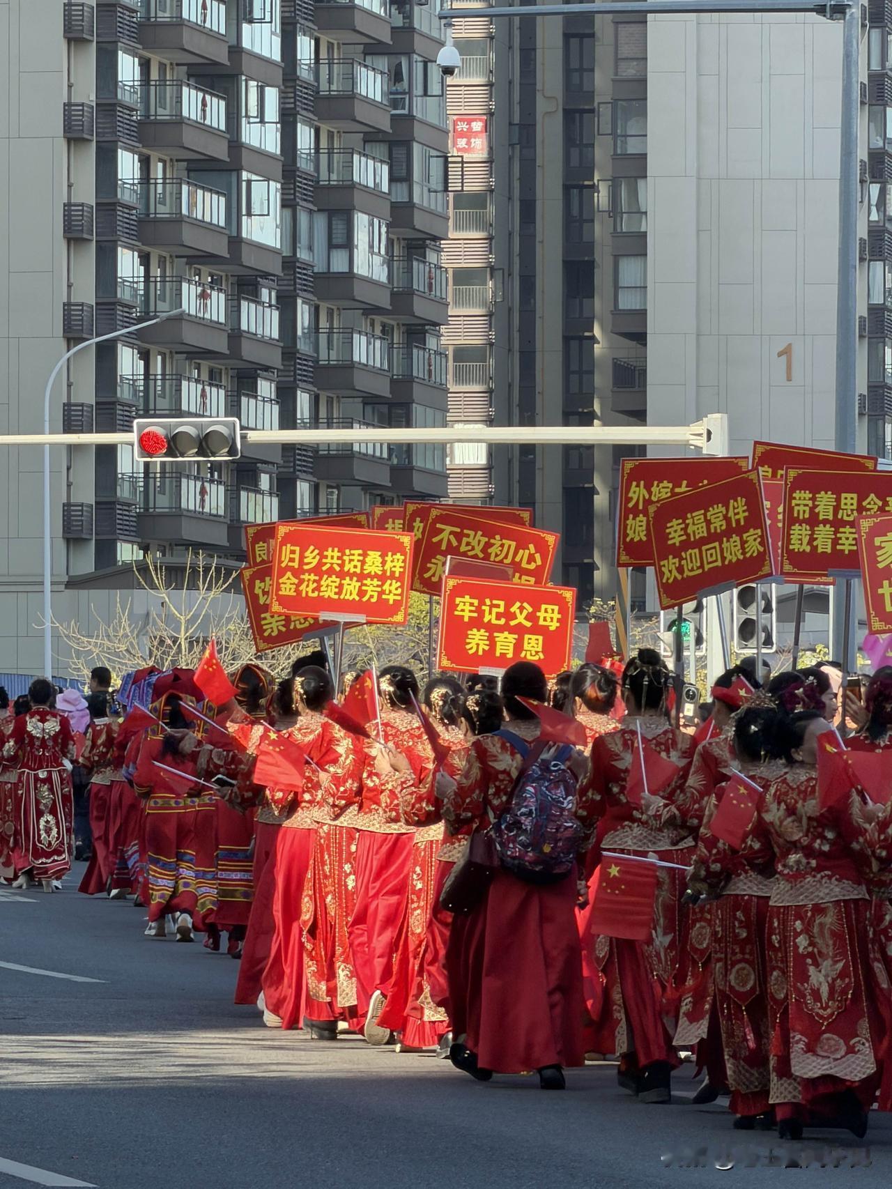 在南宁良庆区飞速发展的版图上，稔水村，这个承载着周氏家族记忆的乡土坐标，更是“拆