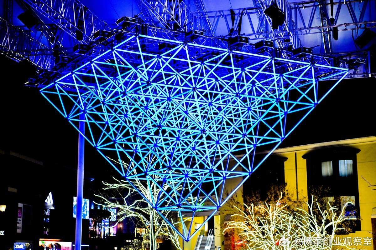 我在做创赛评委时，经常会有氢能技术创新相关的项目石化能源、太阳能和风能都是过渡能