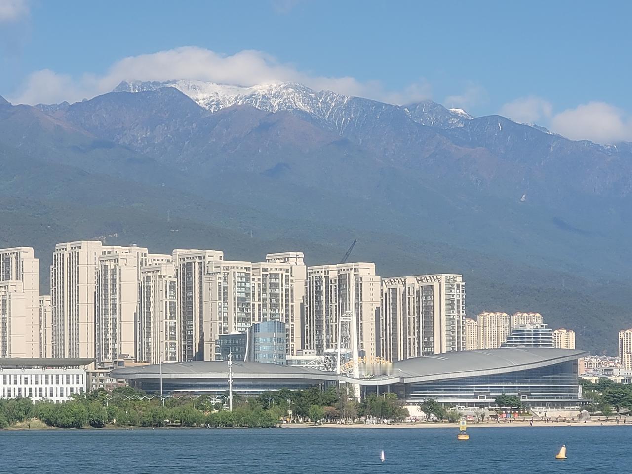 宇宙中心不在北京五道口，而在云南大理。

今天北京空气质量良，昨天良，我看预报未