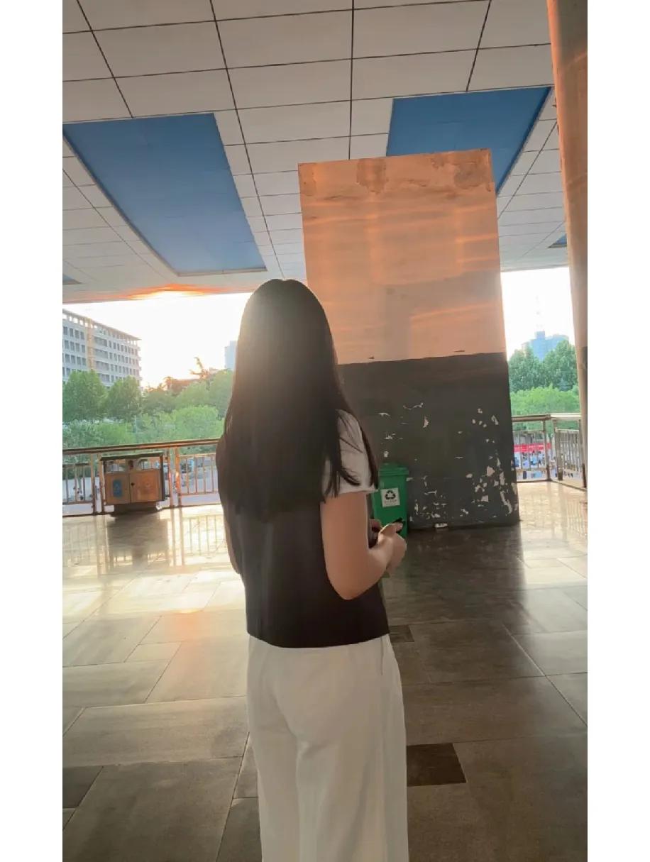 离异带娃就该孤独终老？
 
我这离异带娃的，是不是就得这么孤零零过一辈子了？
 