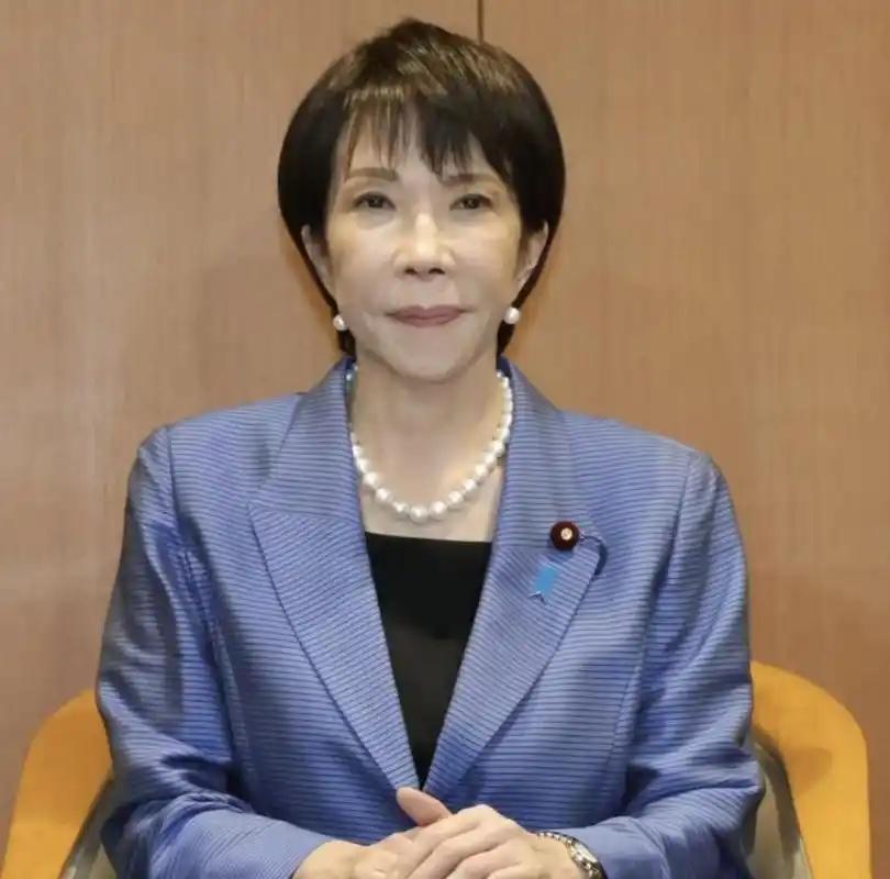 近日，日本年度外交报告草案的一项调整引发国际社会广泛关注，堪称其外交投机的直白暴