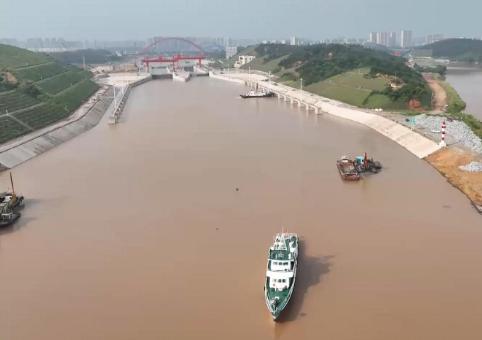 这事就差最后一步了。8月7日到8日，广西海事局“海巡1003”完成了平陆运河首次