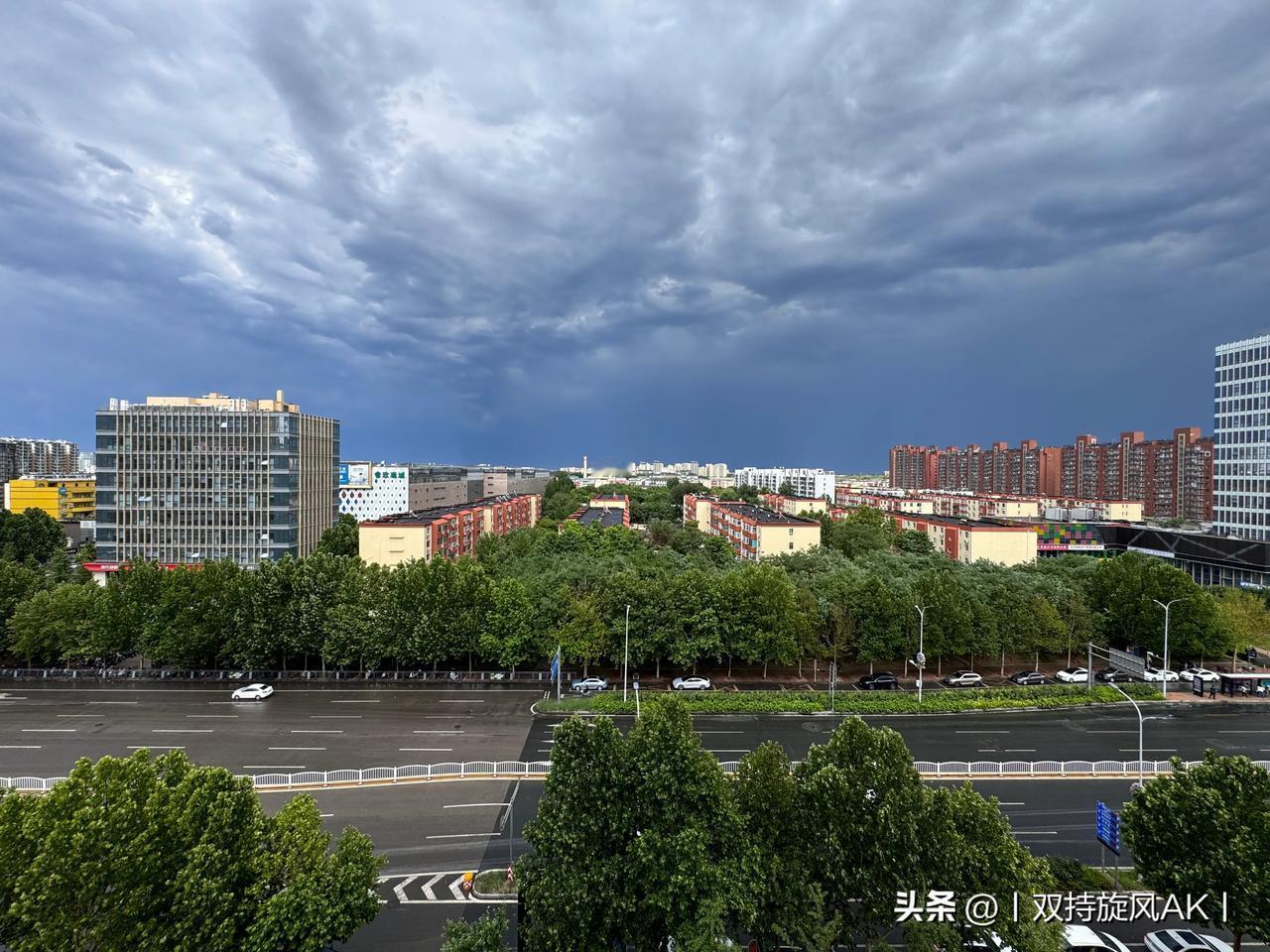 京城雷阵雨后的天怎么拍都好看