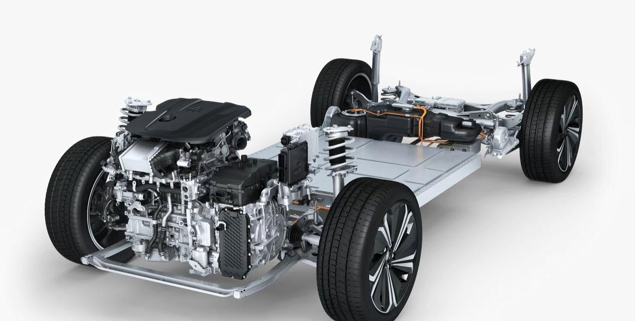 【#吉利将发新一代电混系统#】吉利雷神电混平台将推出新一代电混系统，将会在年内发