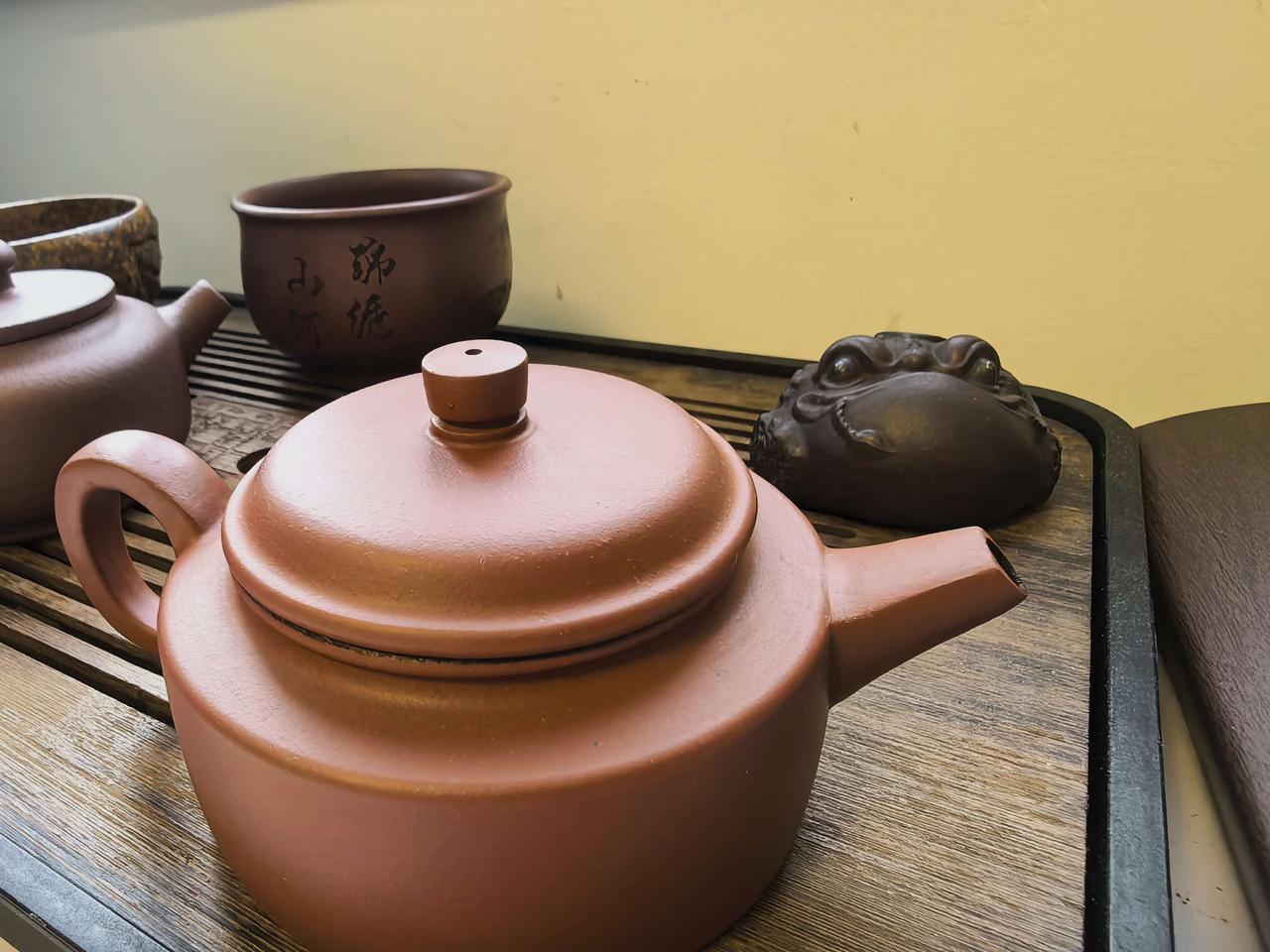 每天都喝茶，最大的感受是什么呢喝茶可以平复心态，最大的感觉就是我吃的雪糕少了，整