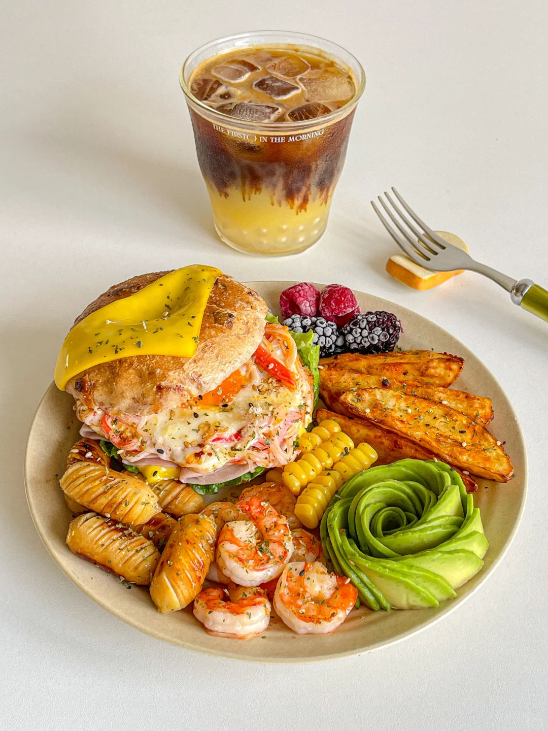 元气brunch🥯贝果三明治虾仁烤薯角🥗美式🍊
