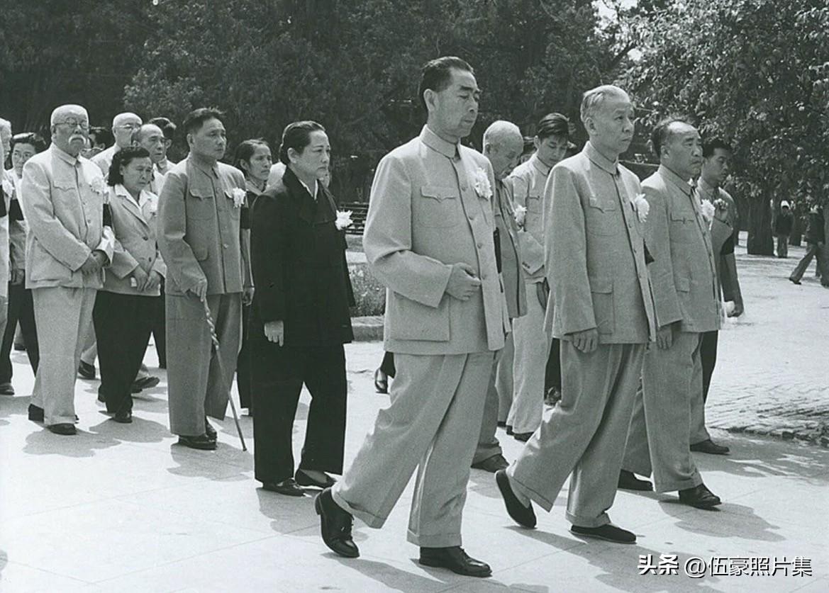 1960年5月29日，林伯渠同志在北京病逝，享年74岁。在林伯渠同志逝世后，其灵