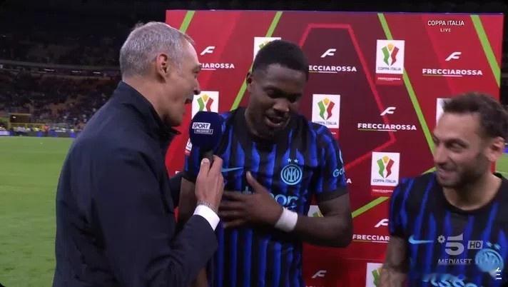 4月22日讯 据《米兰体育报》报道，小图拉姆在赛后接受采访时，两次中断采访和国米