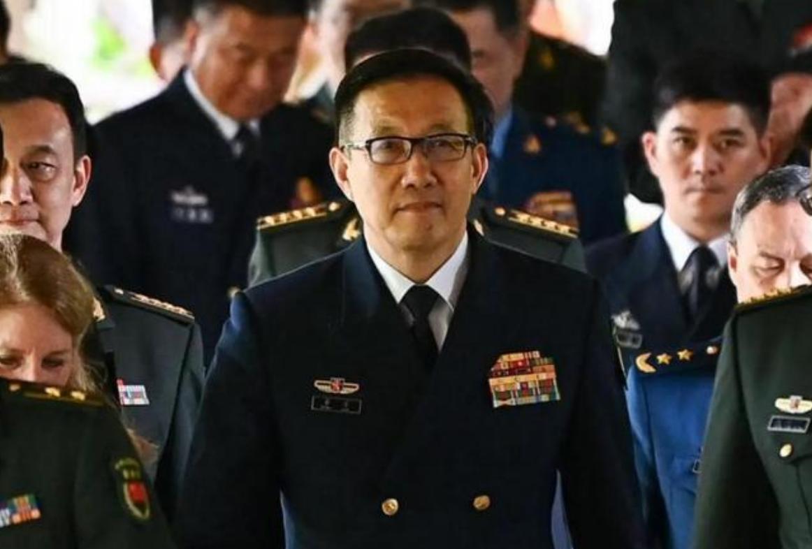 【新加坡感到耿耿于怀，中国防长缺席“香会”，却接受邀请远赴南非】

 中国防长的