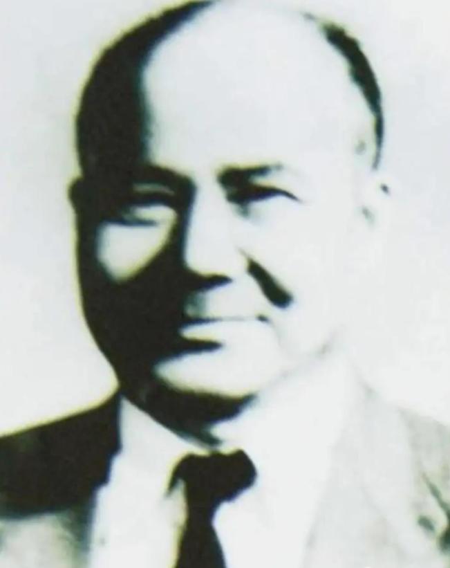 1949年，流落澳门的中共一大代表包惠僧，得知新中国成立后百感交集，主动写信请求