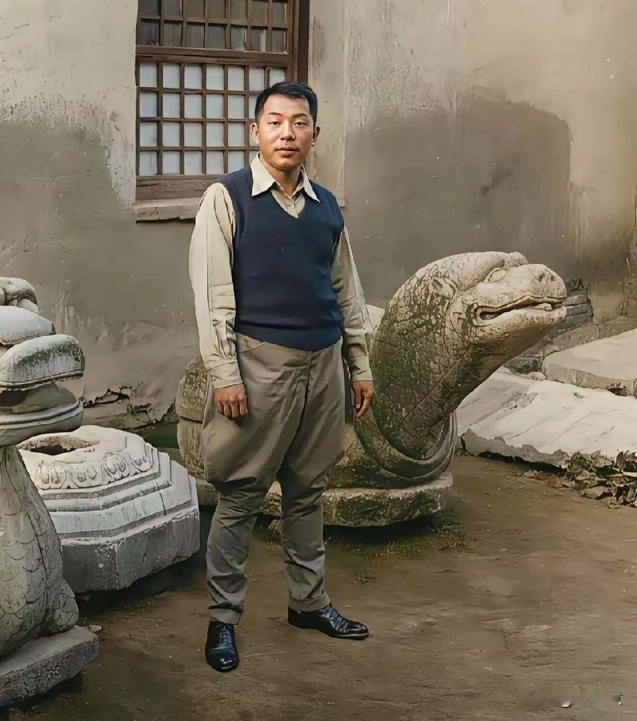 少帅就是帅，说的就是张学良。他可是民国四大美男子之一，以当下审美看也是美男子。
