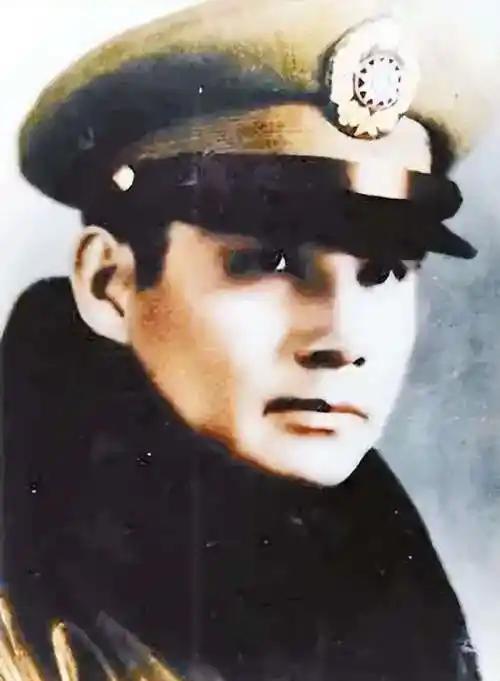 1947年张灵甫死在孟良崮，粟裕念其抗日有功下令厚葬，9个被俘的国军将官却突然跪